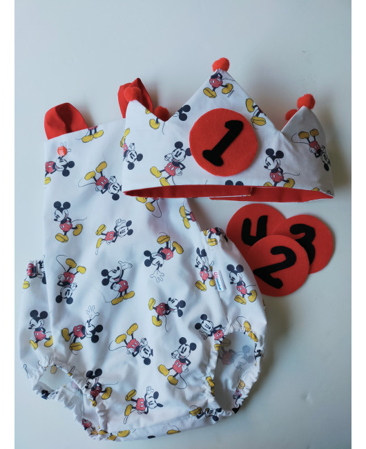 CORONA ROJA POMPONES